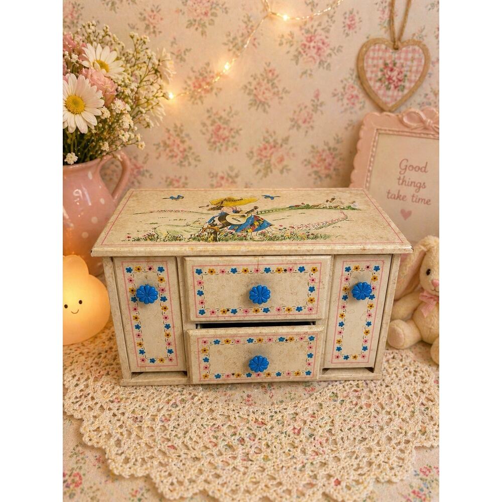 VINTAGE MCM MOD JEWELRY BOX Musical MINI DRESSER WHITE GIRL & Guitar 4 DRAWERS